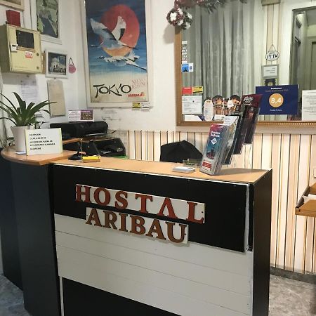 Hostal Aribau Barcelona Bagian luar foto