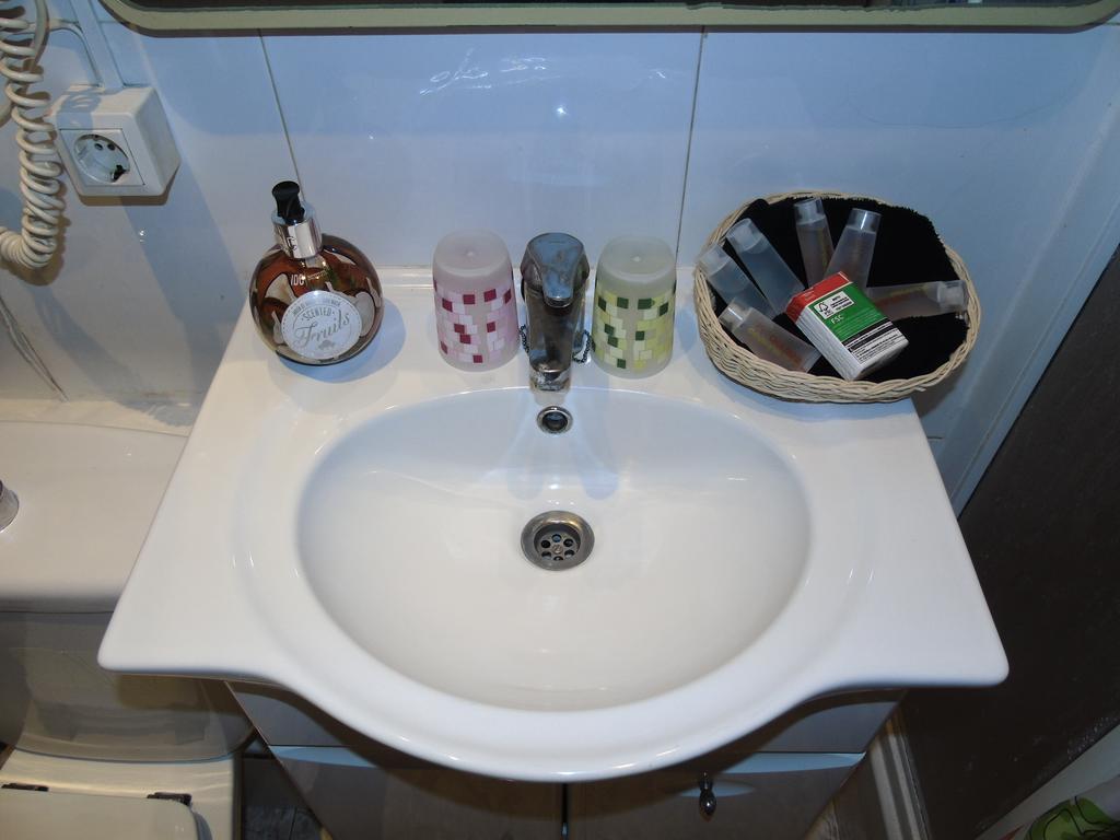 Hostal Aribau Barcelona Ruang foto
