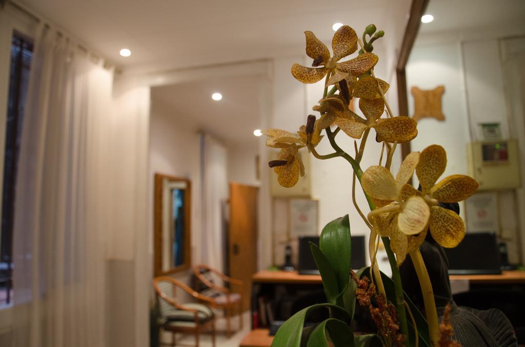Hostal Aribau Barcelona Ruang foto