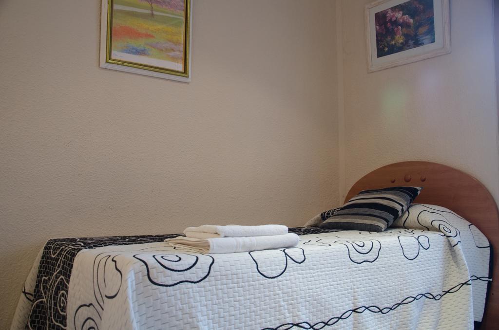 Hostal Aribau Barcelona Ruang foto