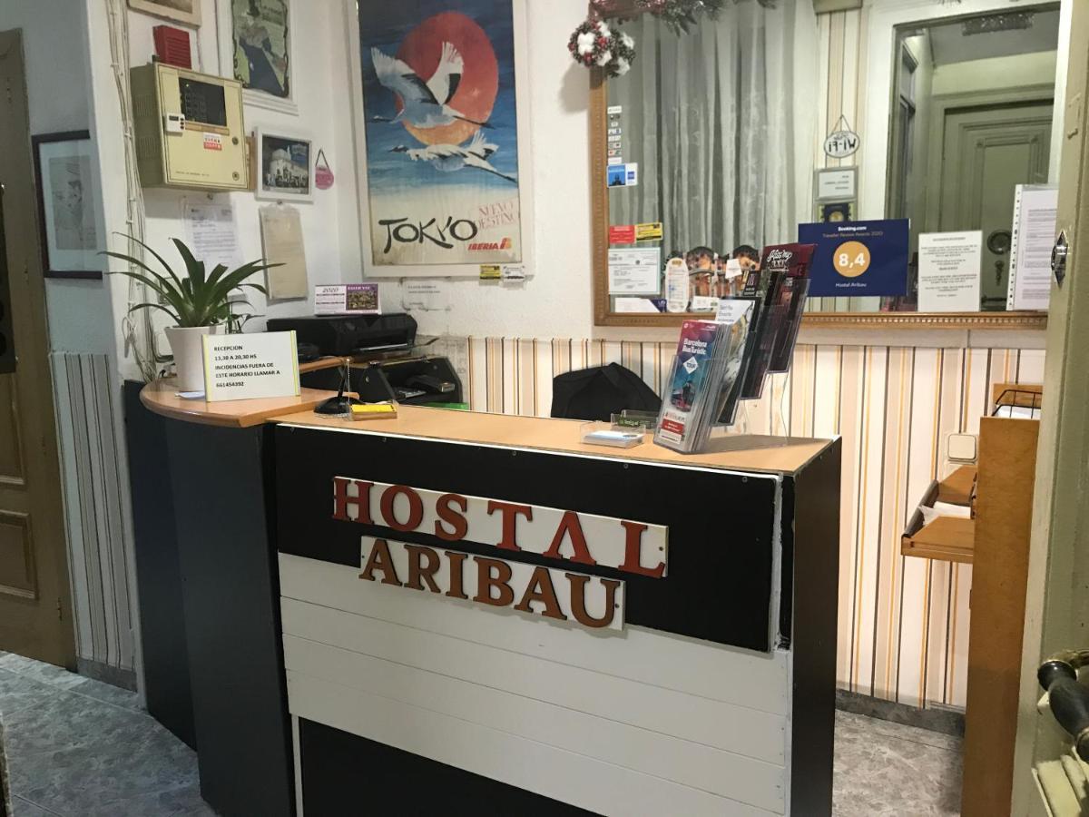 Hostal Aribau Barcelona Bagian luar foto