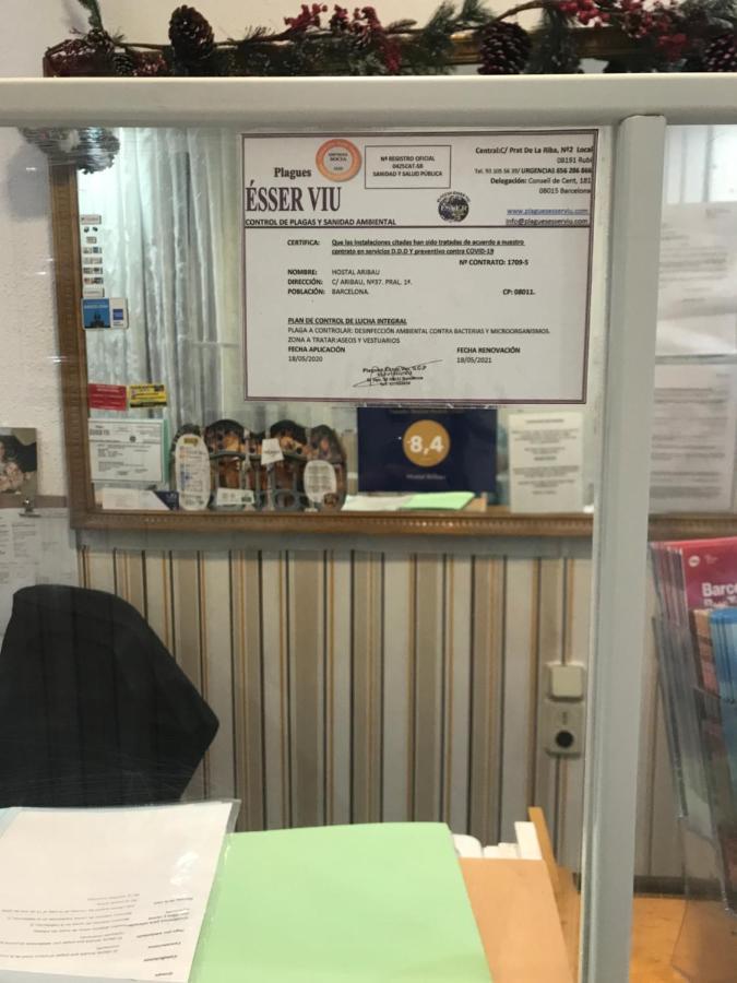 Hostal Aribau Barcelona Bagian luar foto
